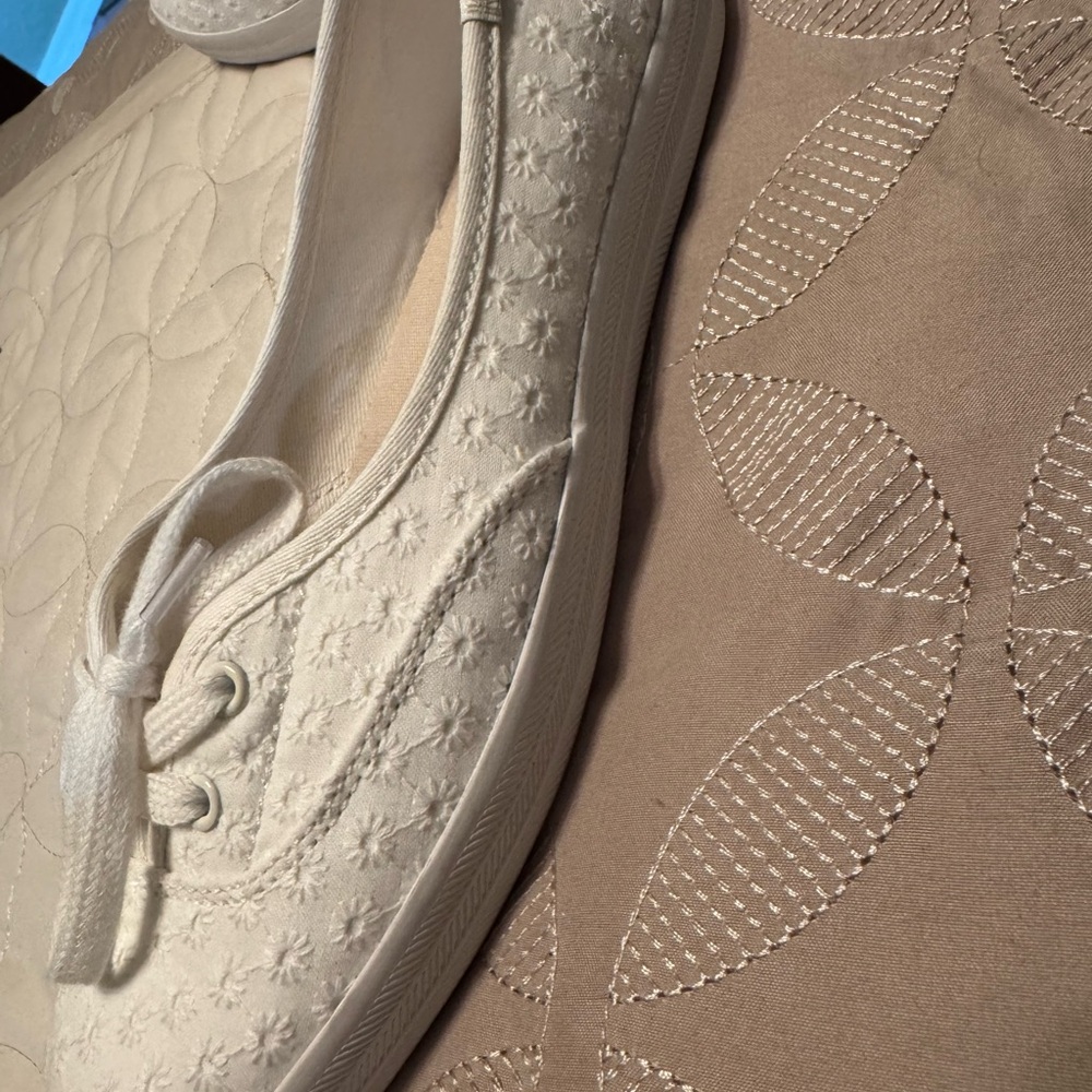 Keds Women's White Lace-Overlay Ballet Flats - Picture 5 of 7